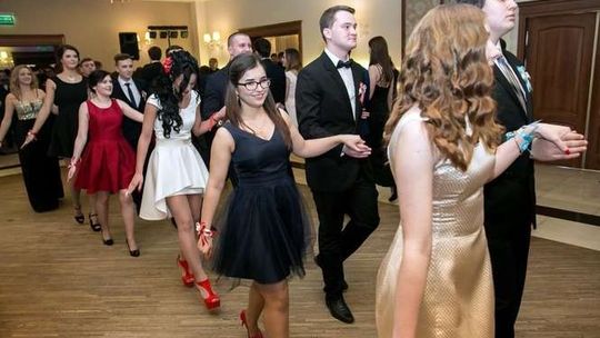 Studniówki 2016: Bal maturzystów XVI LO z ZSE im. A. i J. Veeterów w Lublinie