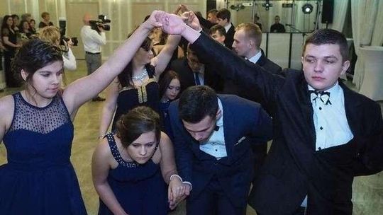 Studniówki 2016: Tak się bawiło VIII LO. Impreza w Dworze Anna (zdjęcia)