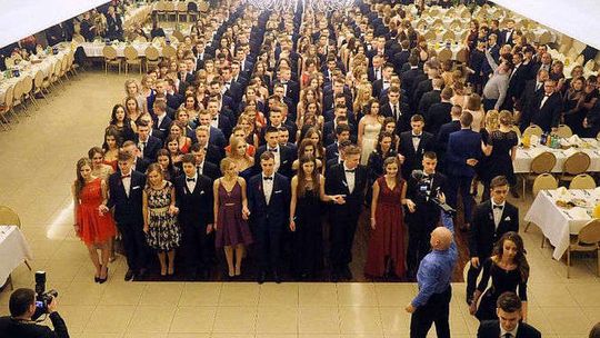 Studniówki 2017: Bal maturalny uczniów V LO w Lublinie