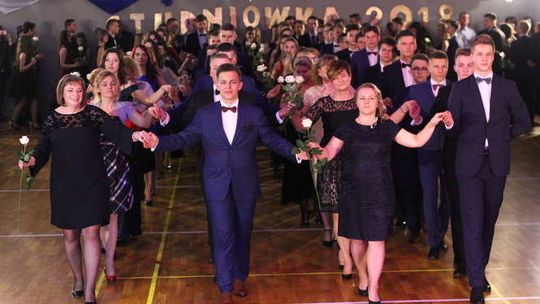 Studniówki 2018: Bal ZSO nr 1 im. KEN w Puławach [zdjęcia, wideo]