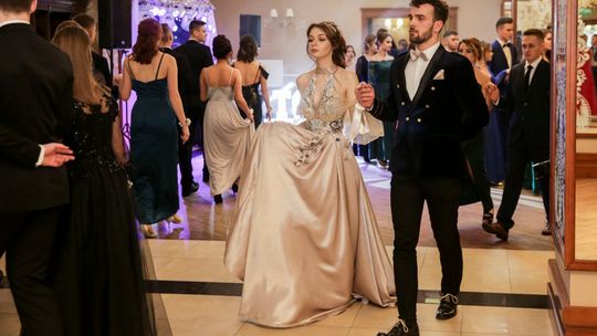 Studniówki 2019: Bal maturzystów Zespołu Szkół Odzieżowo-Włókienniczych [zdjęcia]