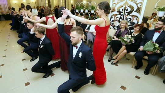 Studniówki 2020. Bal maturzystów lubelskiego VIII LO w hotelu Luxor [ZDJĘCIA]