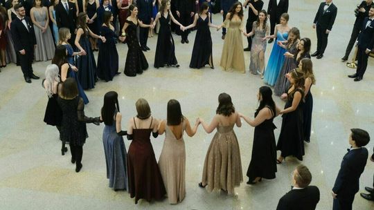 Studniówki 2022. Bal maturzystów II LO [zdjęcia]