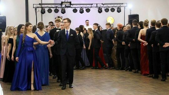 Studniówki 2024. Szalona noc uczniów XXX  LO w Lublinie