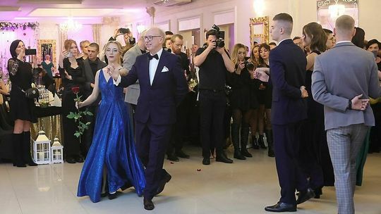 Studniówki 2024. Tak bawili się uczniowie XIV LO w Lublinie. Bal na 102!