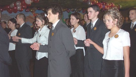 Studniówkowy bal na 80 par w westernowym stylu