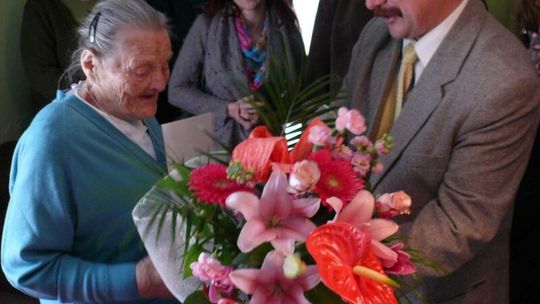 Stulatka z Dorohuska: Czytam bez okularów i lubię bigos