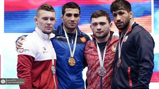 Sukces Szymona Szymonowicza na zawodach zapaśniczych w Iranie