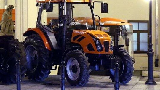 Sukces Ursusa i PZL-Świdnik. "Teraz Polska" dla ciągnika C-380 i śmigłowca SW-4