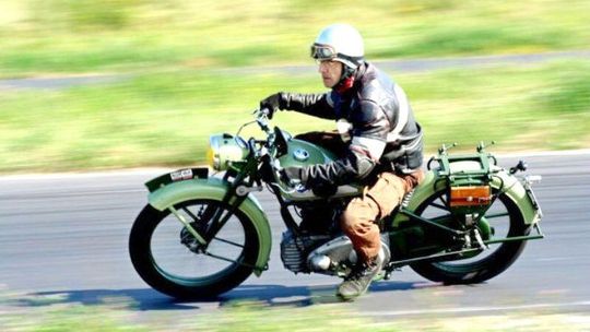 Super veteran 2012: Urok starych motocykli