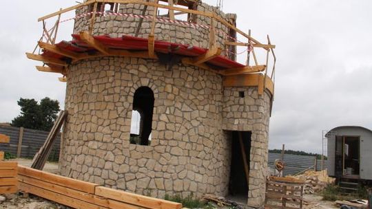 Susiec: Rośnie wieża widokowa dla turystów (zdjęcia)