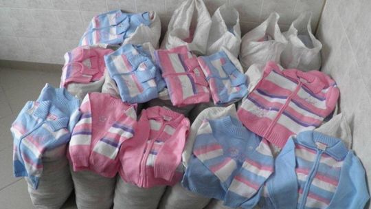 Sweterki dla MOPR od celników