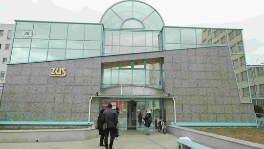 Świadczenie wspierające. ZUS ostrzega przed płatnymi pośrednikami