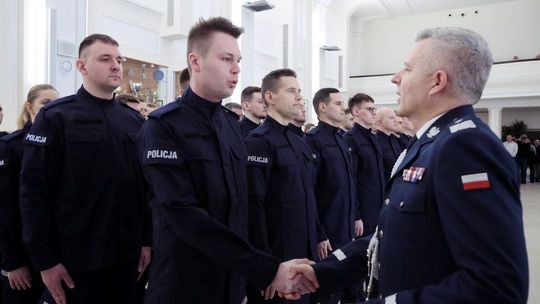 „Świadom podejmowanych obowiązków policjanta, ślubuję”. Nowi policjanci w lubelskim garnizonie. Zdjęcia