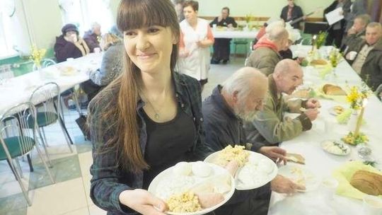 Świąteczne śniadanie u Brata Alberta. Kilkuset gości, wolontariusze i darczyńcy