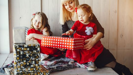 Świąteczny prezentownik dla dzieci w wieku 2-4 lat – TOP4