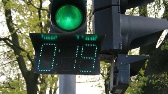 Światła z zegarami na skrzyżowaniach pojawią się w Lublinie? Miasto odpowiada