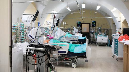 Światowa Organizacja Zdrowia: Czas na zaostrzenie środków walki z pandemią w Europie