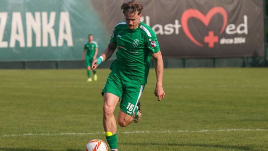 Świdniczanka strzeliła cztery gole w meczu z Bronią Radom, ale przegrała. Transfery tuż-tuż