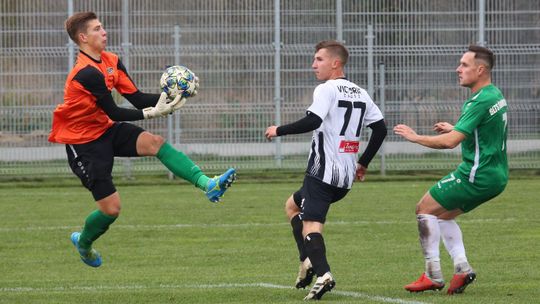 Świdniczanka – Victoria Żmudź 3:3. Nowi piłkarze w obu drużynach