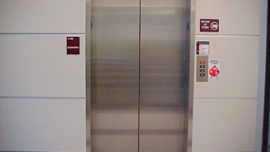 Świdnik: Dzieci zatrzasnęły się w windzie