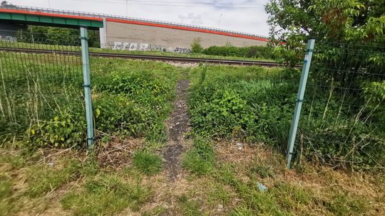 Świdnik: Koniec oszczędzania na czasie. Zlikwidują dzikie przejście przez tory