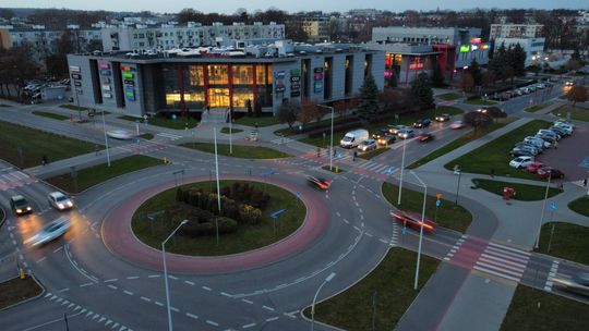 Świdnik. Maszt już jest. Flaga powieje za kilka dni