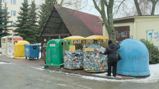 Świdnik: Miasto dofinansuje budowę wiat śmietnikowych. Radni mają też inny pomysł