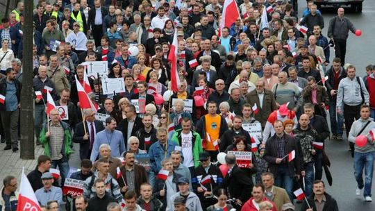 Świdnik stanął w obronie swojego zakładu. Związkowcy: będziemy się bili (zdjęcia, wideo)