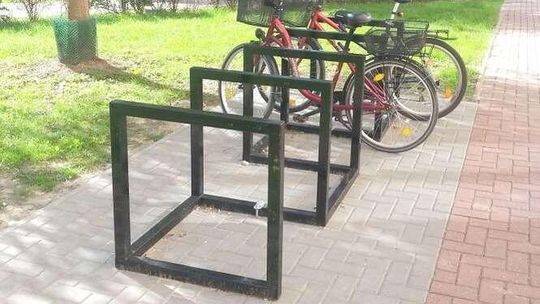 Świdnik. Wiaty rowerowe pod szkołami