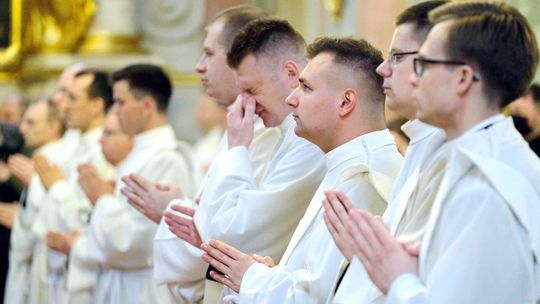 "Święcenia kapłańskie to wielka radość i wielkie święto". Skąd pochodzą nowi księża? [ZDJĘCIA]