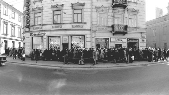 Święta w PRL. „Polowanie” na szynkę i cytryny