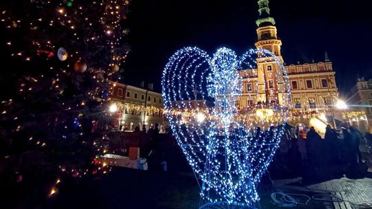 Świetlisty anioł na Rynku Wielkim. Na nową ozdobę miasto nie wydało ani złotówki