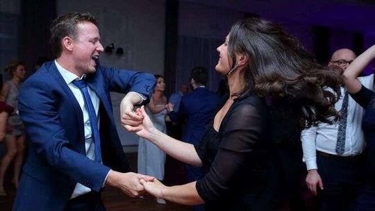 Świetna zabawa i nietypowa aukcja. Bal Absolwentów i Przyjaciół UMCS