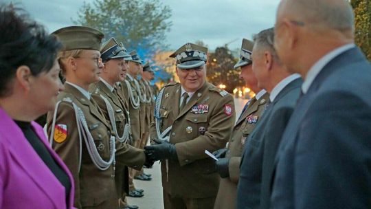 Święto Kleeberczyków. Capstrzyk na placu Litewskim [zdjęcia]