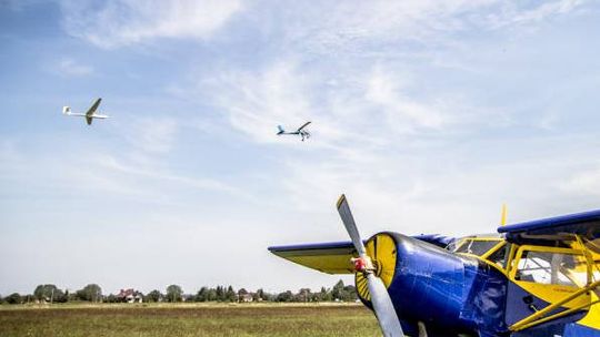 Święto lotnictwa na lotnisku w gm. Mokre (zdjęcia)