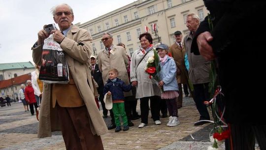 Święto Pracy w Lublinie. Sympatycy lewicy spotkali się na pl. Litewskim