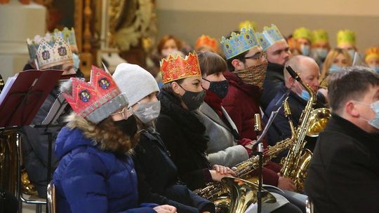 Święto Trzech Króli w Garbowie bez orszaku, ale z koronami