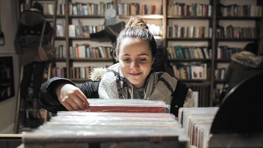 Święty Spokój - nowy sklep na Starym Mieście w Lublinie. Mają 3000 płyt winylowych i 2000 książek [zdjęcia]