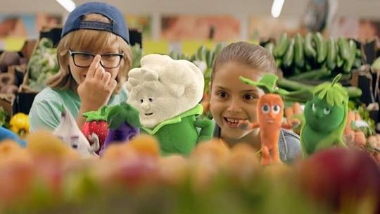 Świeżaki w Biedronce, czyli szaleństwo w dyskontach. Skąd ta moda?