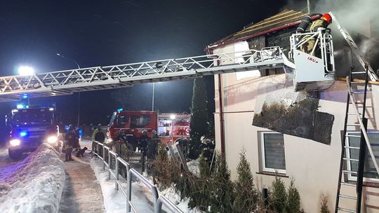 Sygnał czujki wybudził ich ze snu