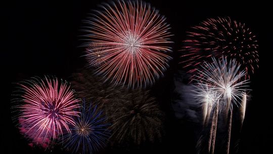 Sylwester bez fajerwerków? Coraz więcej takich apeli. Również od rządzących