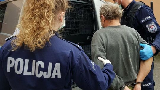 Sylwestrowa awantura. Pasierb dostał nożem w brzuch