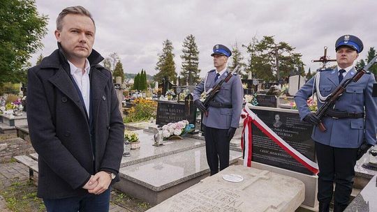 Symboliczny pogrzeb policjanta po 95 latach od tragicznej śmierci. "Bardzo wzruszający moment"