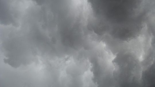 Synoptycy ostrzegają: po południu burze z gradem