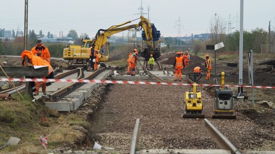 Sypnęli unijnymi pieniędzmi na przebudowę linii kolejowej Lubartów - Parczew