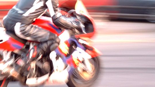 Szalał na motocyklu, odpowie przed sądem