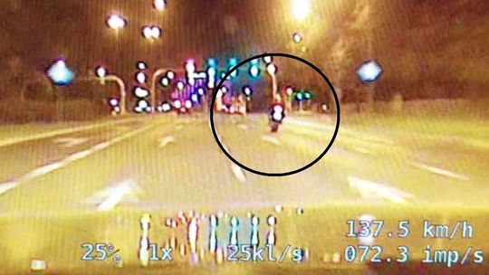 Szalona ucieczka motocyklisty ulicami Lublina zakończona upadkiem [wideo]