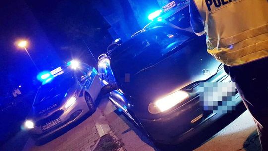 Szalona ucieczka ulicami Nałęczowa. Uszkodził przypadkowy samochód i radiowóz