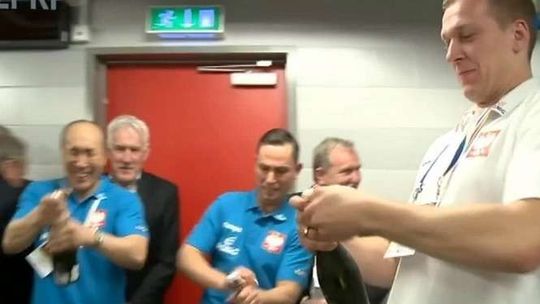 Szampan i krytyka od trenera. Tak było w szatni polskich piłkarzy ręcznych po awansie do Rio